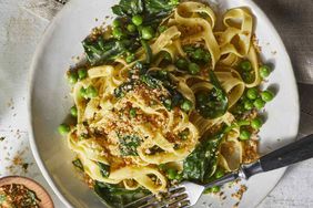 Easy Pea & Spinach Carbonara