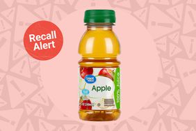 a photo of Great Value Apple Juice 8 oz. bottle