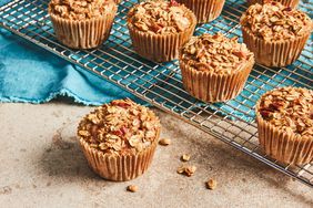 Baked banana-nut oatmeal cups