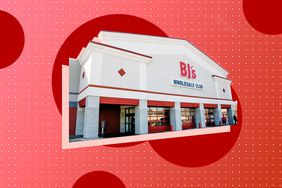 a photo of a BJ's storefront