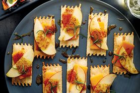 a recipe photo of the Cheddar-Apple Cracker Bites