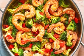 One-Pot Garlicky Shrimp & Broccoli 