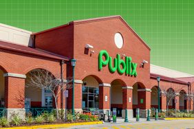 a photo of a Publix storefront
