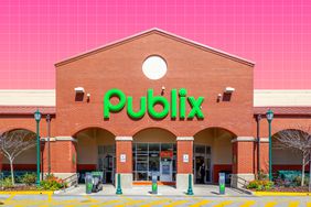 a Publix storefront