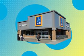 a photo of an Aldi storefront