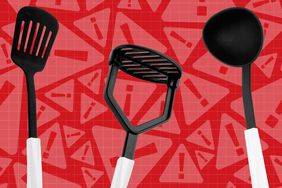a photo of black plastic kitchen utensils 