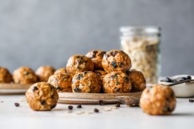 Peanut Butter & Blueberry Energy Balls