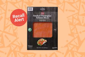 a photo of the Foppen's Smoked Norwegian Salmon Slices with the recall alert badge