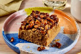 a recipe photo of the Sticky-Bun Baked Oats